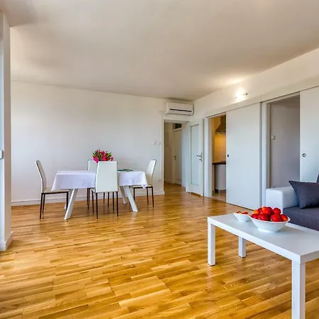 Apartment Karlo
